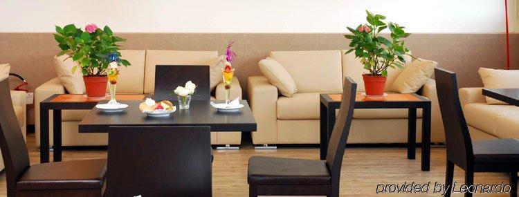 מאלצ'סינה Hotel Sailing Center מראה פנימי תמונה