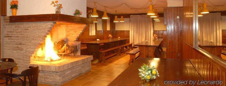 מאלצ'סינה Hotel Sailing Center מסעדה תמונה
